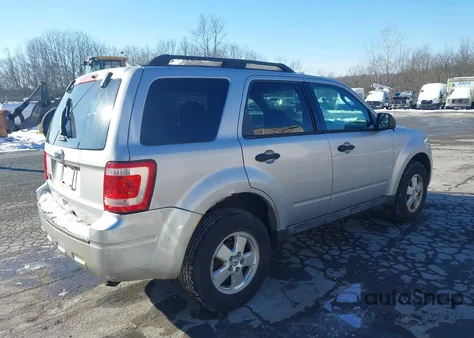2011 Ford Escape Xlt z USA, uszkodzony, nr VIN 1FMCU9D73BKB50619